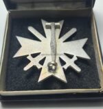 Kriegsverdienstkreuz mit Schwertern 1.Klasse im Etui, Herst. 1 Deschler & Sohn München – Bild 3