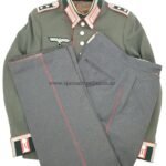 Waffenrock für einen Oberfeldwebel der Panzertruppe mit Hose