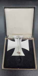 Eisernes Kreuz 1. Klasse 1939 in der Ausführung 57 im Etui – Bild 3