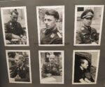 Fotoalbum eines Fliegers, viele Orden und Abzeichen – Bild 17