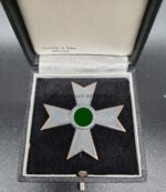 Kriegsverdienstkreuz 1.Klasse 1939 ohne Schwerter im Umkarton – Bild 3