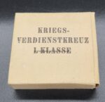 Kriegsverdienstkreuz 1.Klasse 1939 ohne Schwerter im Umkarton – Bild 6