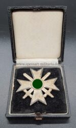 Kriegsverdienstkreuz 1.Klasse mit Schwertern 1939 im Etui, Hst. 62 Kerbach & Osterhelt, Dresden – Bild 2