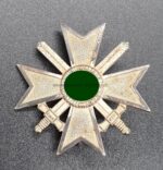 Kriegsverdienstkreuz 1.Klasse mit Schwertern 1939 im Etui, Hst. 62 Kerbach & Osterhelt, Dresden – Bild 3