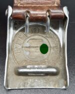 Aluminium Koppelschloss Wehrmacht/Heer mit Lederzunge, Hst. Dr. Franke & Co., Lüdenscheid – Bild 4