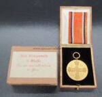 Preussen Rote Kreuz Medaille 3.Klasse 1898 im Etui mit Umkarton – Bild 2