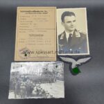 kleine Gruppe eines Luftwaffe angehörigen