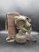 Wehrmacht Gasmaske mit Tornister