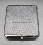 Kriegsverdienstkreuz 1. Klasse im Etui, Buntmetall – Bild 5