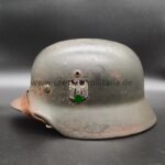 M35 Stahlhelm Q64 Doppel-Emblem