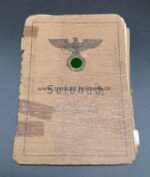 Soldbuch mit Orden und Urkunde eines Mannes aus Schwerin – Bild 4