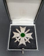 Kriegsverdienstkreuz 1. Klasse im Etui, Buntmetall, Deschler – Bild 2