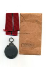 Ostmedaille mit Verleihungstüte, Hst. 93 – „Richard Simm & Söhne, Gablonz“, Winterschlacht im Osten 1941/42 – Bild 2