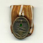 Deutsches Schutzwall Ehrenzeichen an 1er Ordensspange