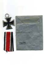 Eisernes Kreuz 2. Klasse 1939 mit Verleihungstüte – Hst. 109 (Walter & Henlein, Gablonz) – Bild 2