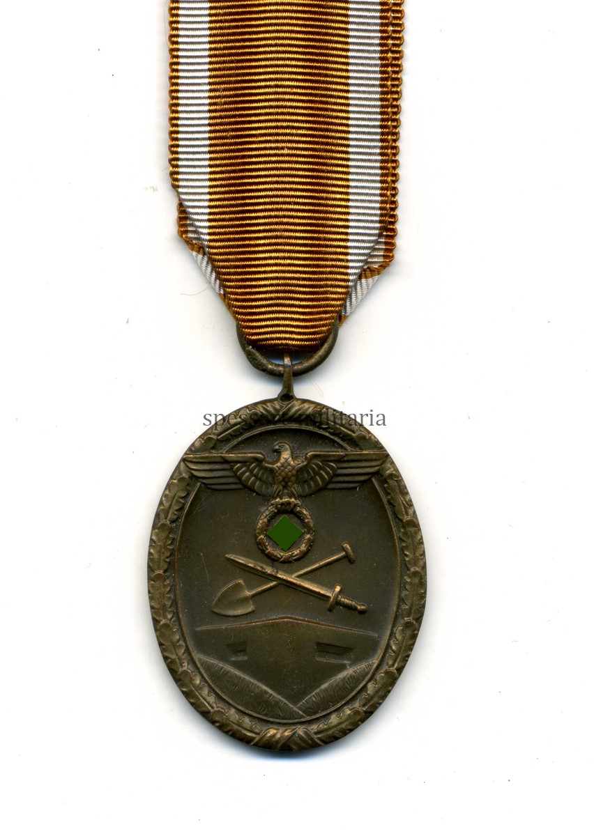 img219z Deutsches Schutzwall Ehrenzeichen – Bild 1
