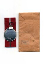 Ostmedaille, Winterschlacht im Osten 1941/42 mit Verleihungstüte AGMuK (Hersteller unbekannt, aus Gablonz an der Neiße) – Bild 2