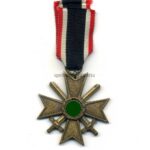 Kriegsverdienstkreuz 2. Klasse 1939 mit Schwertern, Hst. 51 – Eduard Görlach & Söhne, Gablonz