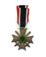 Kriegsverdienstkreuz 2. Klasse 1939 mit Schwertern, Hst. 51 – Eduard Görlach & Söhne, Gablonz