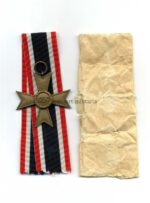 Kriegsverdienstkreuz 2. Klasse ohne Schwerter mit Wickelpapier – Bild 2