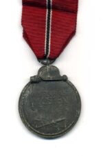 Ostmedaille, Winterschlacht im Osten 1941/42 (Hst. 25 – Arbeitsgemeinschaft der Graveur-, Gold- und Silberschmiedeinnungen, Hanau) – Bild 2