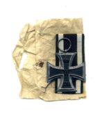 Eisernes Kreuz 2. Klasse 1914 mit Wickelpapier