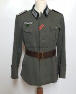 Feldbluse eines Arztes im Rang eines Leutnant