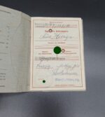 Wehrpass mit Hülle Kriegsmarine des Kurt Halliger aus Groitzsch (Leipzig), Marine-Landwehr mit Erkennungsmarke – Bild 2