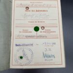 Wehrpass, Arbeitsbuch und Gestellungsaufforderung des Ingenieurs Rudolf Löffler aus Berlin (Zehlendorf), Flugmotoren Daimler-Benz Motoren Genshagen/Teltow – Bild 2