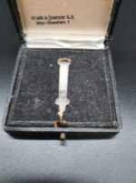 Kriegsverdienstkreuz 1. Klasse mit Schwertern, Hst. 65, im Etui Klein & Quenzer – Bild 2