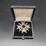 Kriegsverdienstkreuz 1. Klasse mit Schwertern im Etui, Buntmetall, Hst. - 43. Julius Bauer, Zella-Mehlis