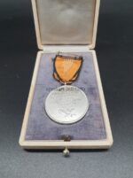 Deutsche Olympia Erinnerungsmedaille 1936 im Etui – Bild 3