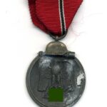Ostmedaille, Winterschlacht im Osten 1941/42, Hst. 93 – „Richard Simm & Söhne, Gablonz“
