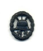 Verwundetenabzeichen schwarz 1918 durchbrochen