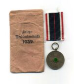 Kriegsverdienstmedaille 1939 mit Tüte, Hst. Paul Meybauer, Berlin SW