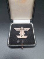 Wiederholungsspange 1.Klasse im Etui B.H. Mayer Typ A – Bild 3