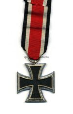Eisernes Kreuz 2. Klasse 1939 – Hst. 23 Arbeitsgemeinschaft für Heeresbedarf in der Graveur Ziselierinnung Berlin, mit Meybauer Kern – Bild 2