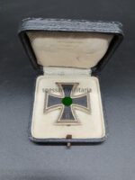 Eisernes Kreuz 1. Klasse 1939 im Etui, Hst. 65, Klein & Quenzer – Bild 2