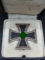 Eisernes Kreuz 1. Klasse 1939 im Etui, Hst. 65, Klein & Quenzer – Bild 3