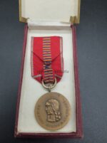 Rumänien, Medaille Kreuzzug gegen den Kommunismus im Etui – Bild 3