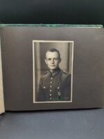 3x Fotoalben + Urkunde Verwundetenabzeichen in Silber, 3./Polizei Artillerie Regiment, SS-Polizei-Division – Bild 2