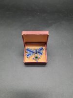 Miniatur Mutterkreuz Bronze markiert L/11, in LDO Schachtel 1. Form