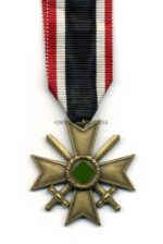 Kriegsverdienstkreuz 2. Klasse 1939 mit Schwertern, Hst. 87 "Roman Palme, Gablonz"