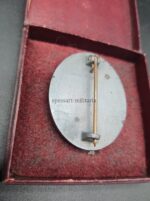 Verwundetenabzeichen in Silber im Etui, Hst. 26 – Bild 2
