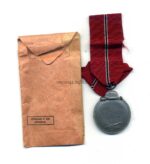 Ostmedaille mit Verleihungstüte, Winterschlacht im Osten 1941/42 (Hst. 4 – Steinhauer & Lück, Lüdenscheid) – Bild 2