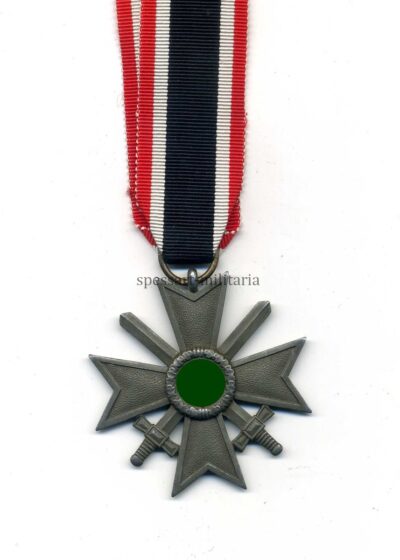 Kriegsverdienstkreuz 2. Klasse 1939 mit Schwertern, Hst. 10 – Förster & Barth, Pforzheim