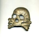Totenkopf für die Mannschafts Pelzmütze der Leib-Husaren Regimenter