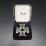 Eisernes Kreuz 1. Klasse an Schraubscheibe Hst. L59 Alois Rettenmaier, Schwäbisch-Gmünd mit Zusatzpunze X, Im Etui, Mint