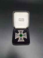 Eisernes Kreuz 1. Klasse an Schraubscheibe Hst. L59 Alois Rettenmaier, Schwäbisch-Gmünd mit Zusatzpunze X, Im Etui, Mint