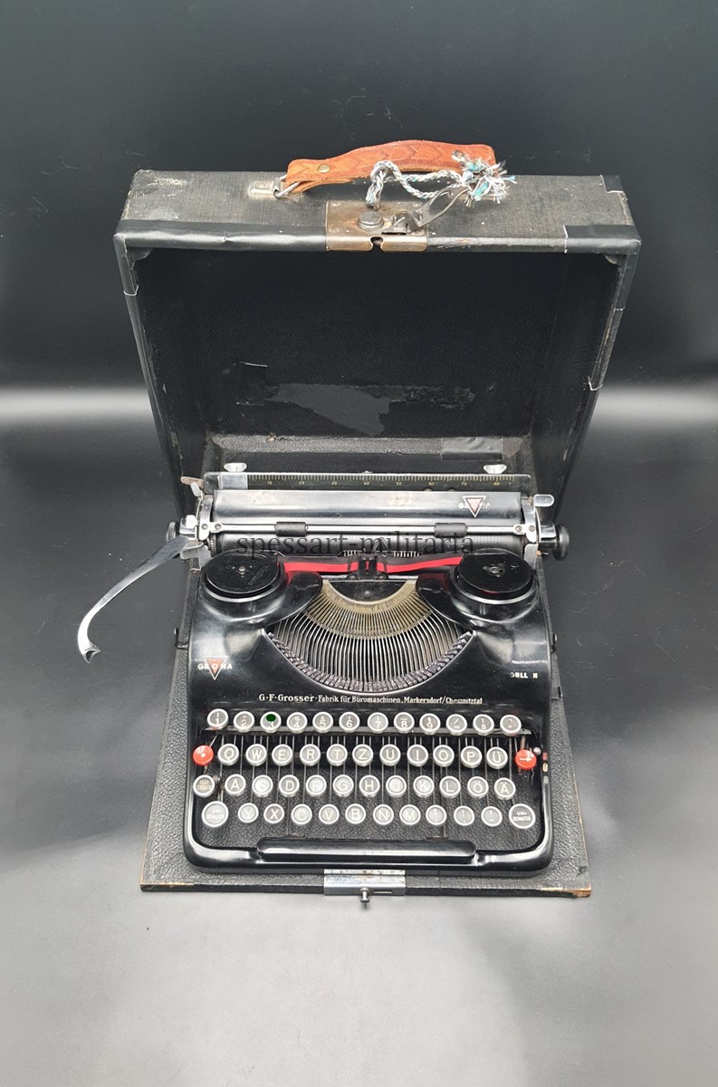 SS-Schreibmaschine Groma Modell N mit Runen Taste der SS